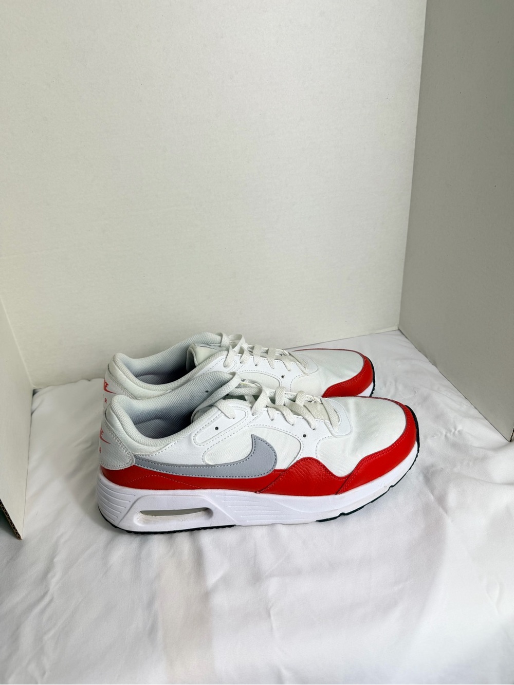 Nike Men’s White, Red & Gray AIR MAX SC Sneakers
